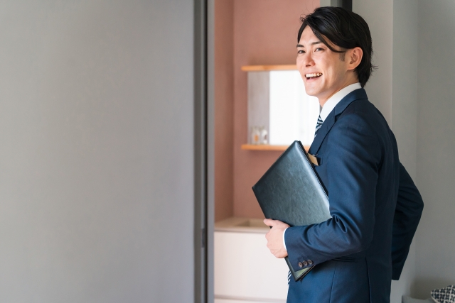 笑顔の男性