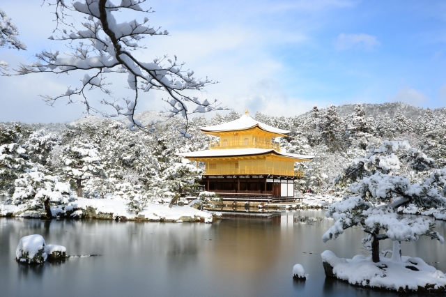 冬景色の金閣寺