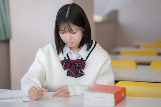 勉強する人
