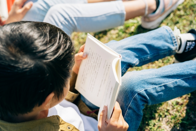 読書する子ども