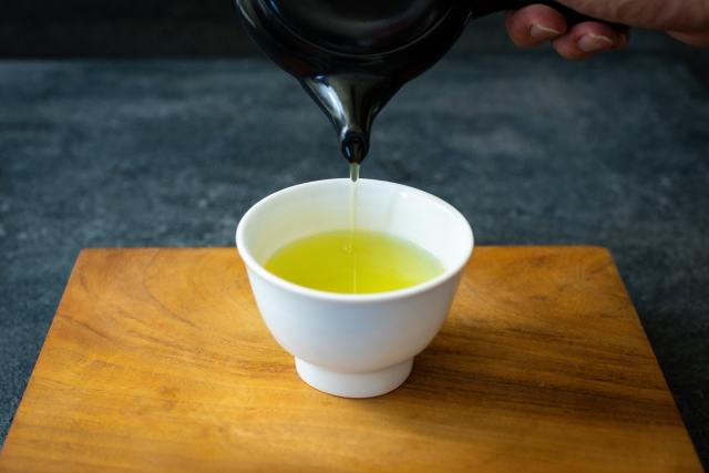 茶柱が立つ